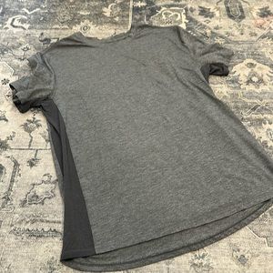 Grey men’s lulu tee